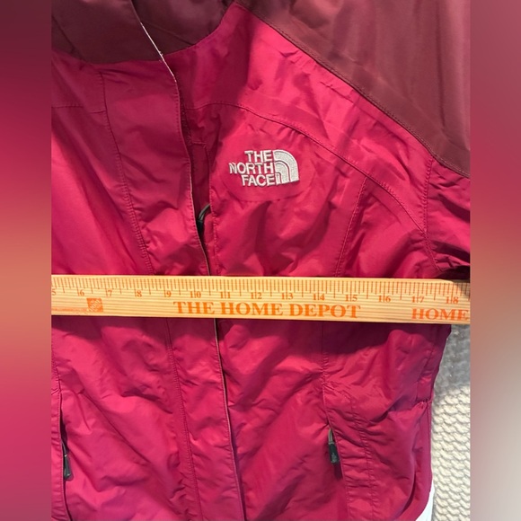 North Face Women’s Pink/Cranberry Hooded HyVent Winter Ski Jacket; Size S/P - Picture 4 of 14